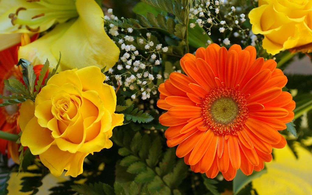 Garden_flowers_bouquet_Widescreen_wallpaper.jpg