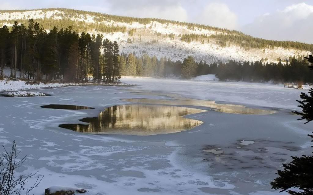 Frozen_pond_hd_wallpaper.jpg