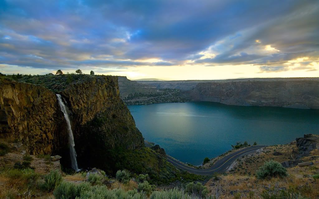 Oregon_falls.jpg