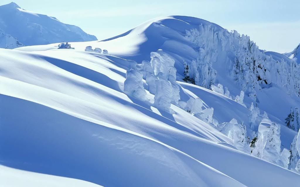 Snow_covered_mountain_hd_wallpaper.jpg