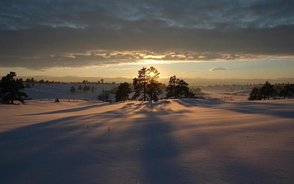 Snow_covered_valley_hd_wallpaper.jpg