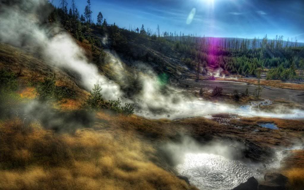 Yellowstone_mountains_hd_wallpaper.jpg