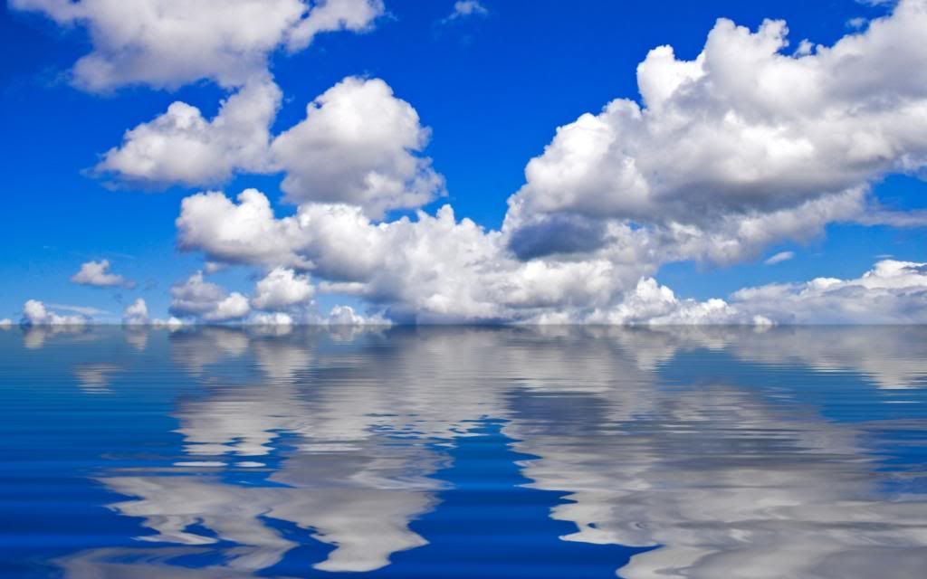 cieloriflessoinmare.jpg