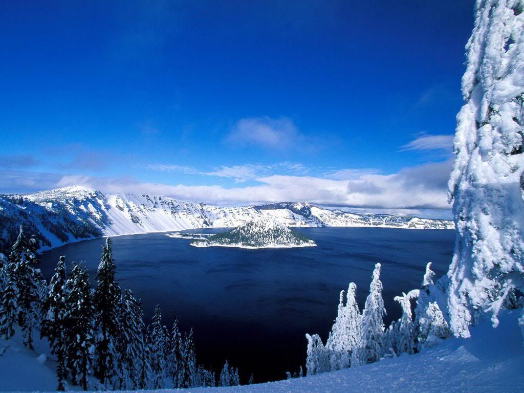 crater-lake-in-winter-oregon-wallpaper.jpg