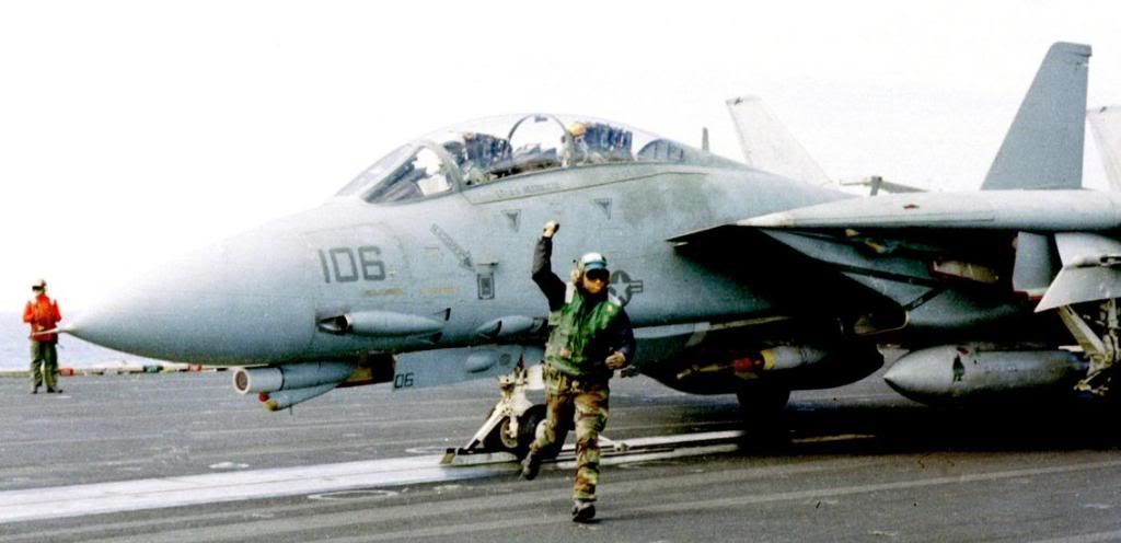 f-14-990505-N-5526M-002.jpg