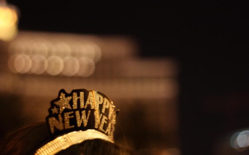 happy_new_year_gold_wallpaper.jpg