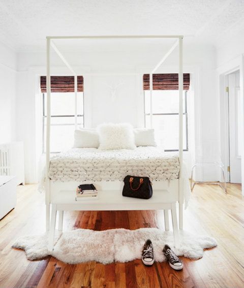 simple-white-bedroom_zpsb0b11d06