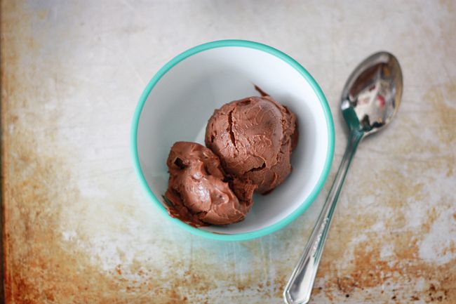 (No-Machine) Chocolate Truffle Ice Cream // One Lovely Life