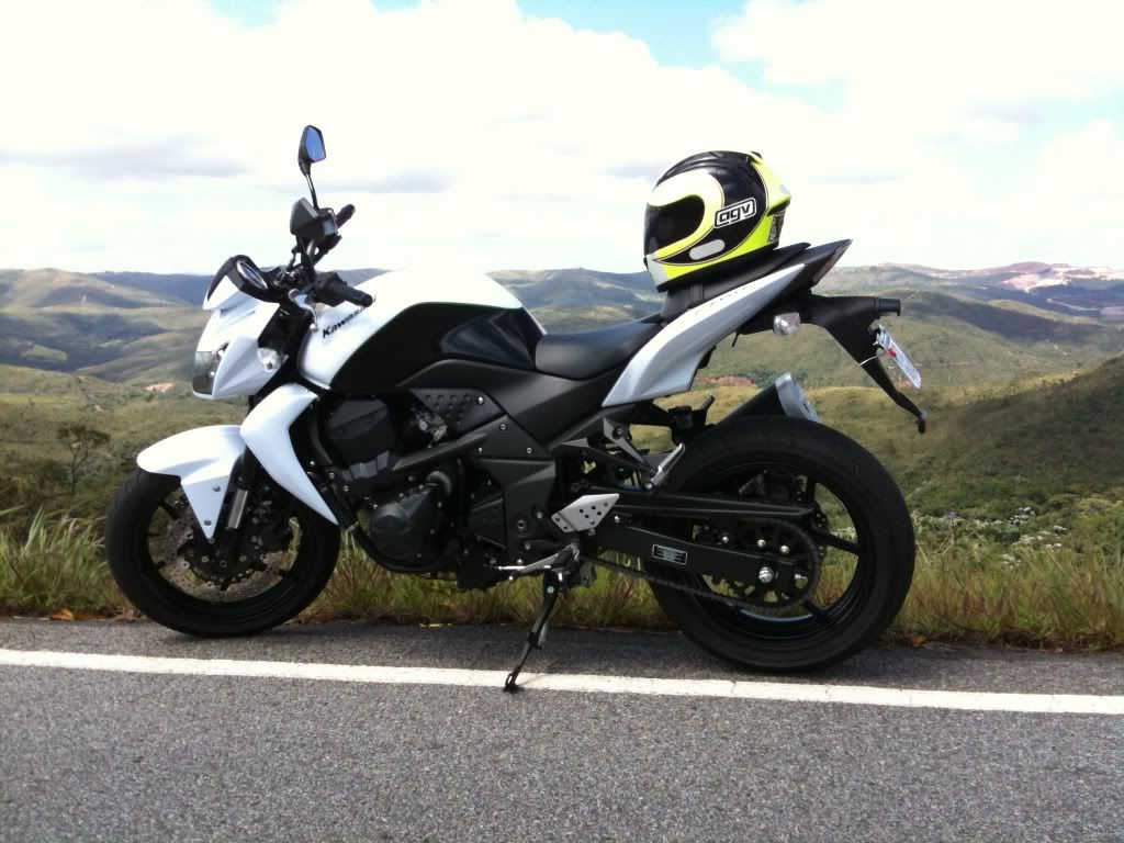 KAWASAKI Z750 KAWASAKI Z750,KAWASAKI Z750 2011, Hot KAWASAKI Z750, New KAWASAKI Z750 2011, Celebrity KAWASAKI Z750