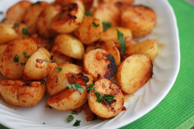 Smoked Paprika Pan-Roasted Potatoes // One Lovely Life
